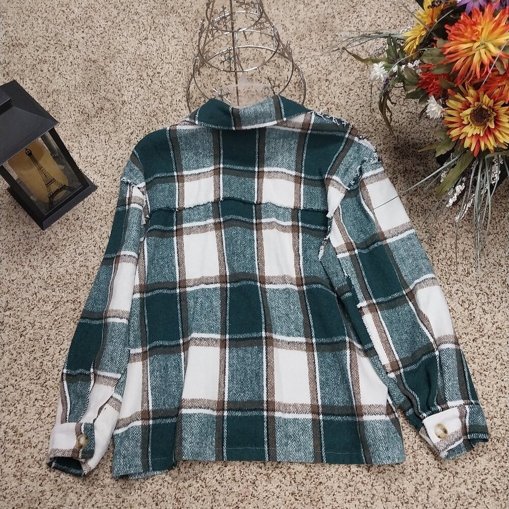3681 Size Medium Simply Southern Shacket in Green Plaid with Corduroy Pockets - Picture 6 of 9